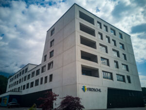 TRIKUSTIK_Fröschl-Haus_NUTFORM_LAMELLE_S12N4-B_Eiche-furniert-(12)