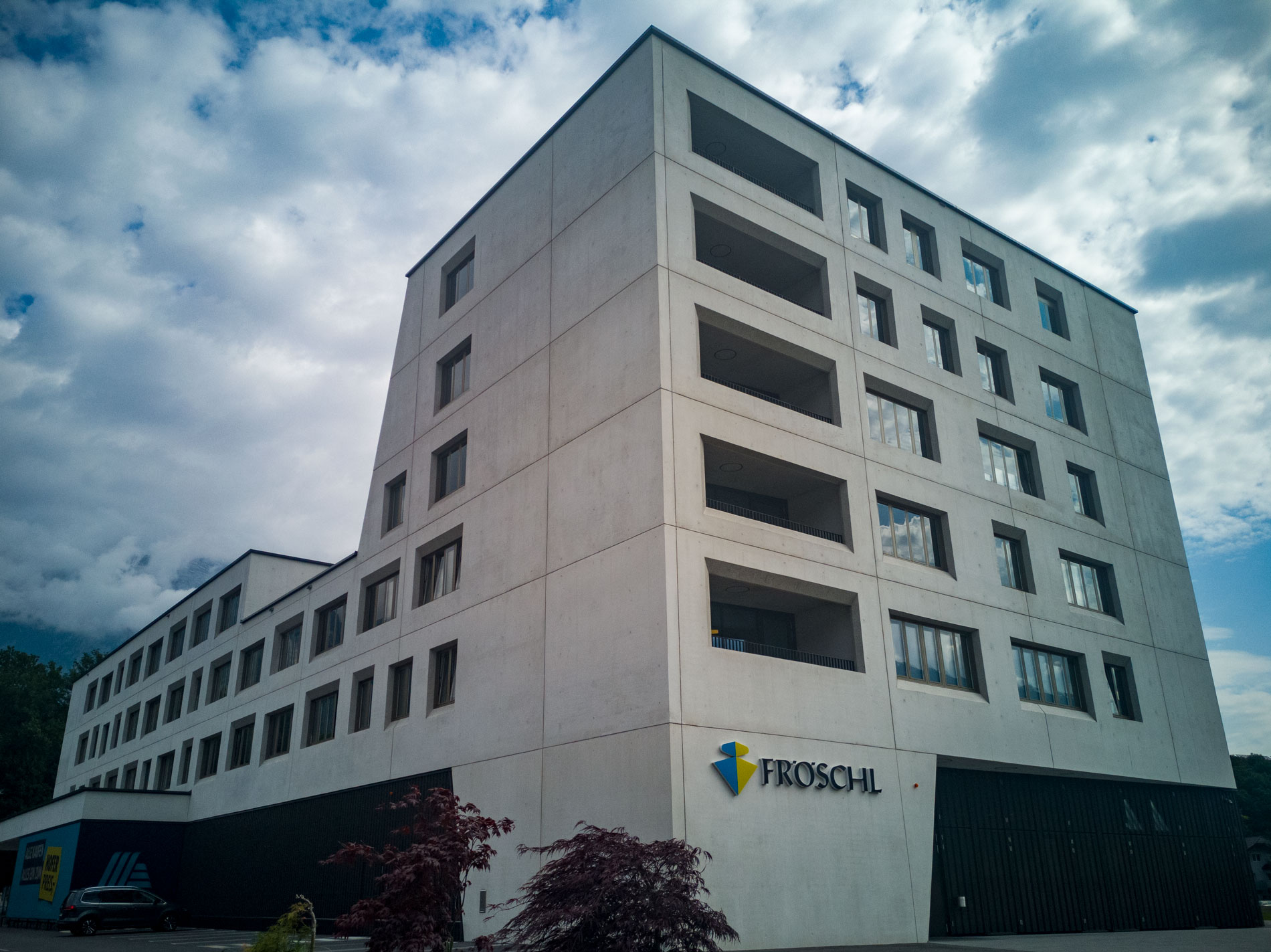 TRIKUSTIK_Fröschl-Haus_NUTFORM_LAMELLE_S12N4-B_Eiche-furniert-(12)